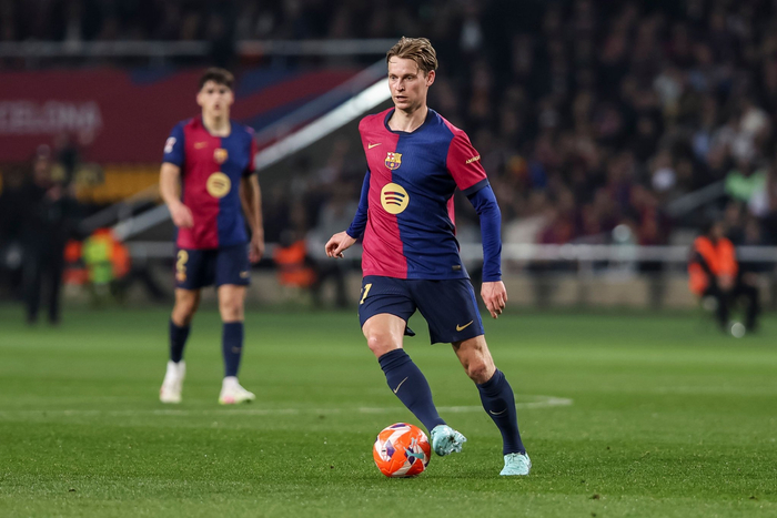 开云app-世体:德容缺席今天巴萨的合练,不会参加与瓦伦西亚的比赛