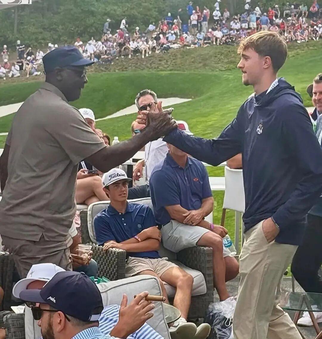 开云体育-力压乔丹!51+45+25!NBA又一现象级新秀