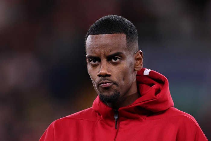 开云app-斯洛特官宣伊萨克复出消息,同时回应范戴克 “球员放弃” 言论|巴黎|曼城|伊萨克-苏克塞斯|托特纳姆热刺|伊蒂哈德_新浪体育_新浪新闻